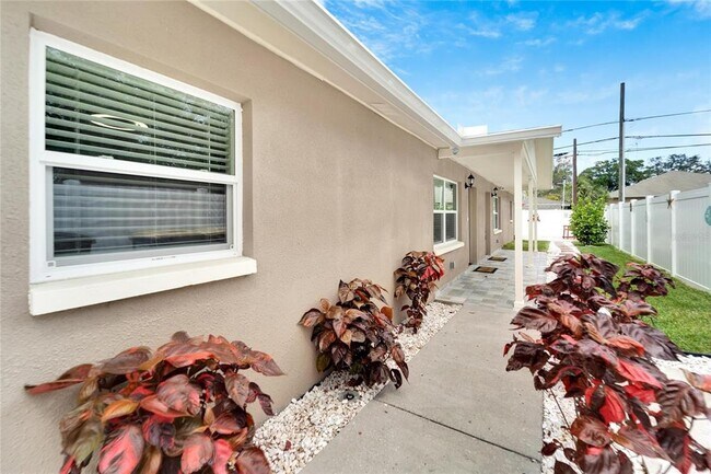 Building Photo - 1462 Cleveland St