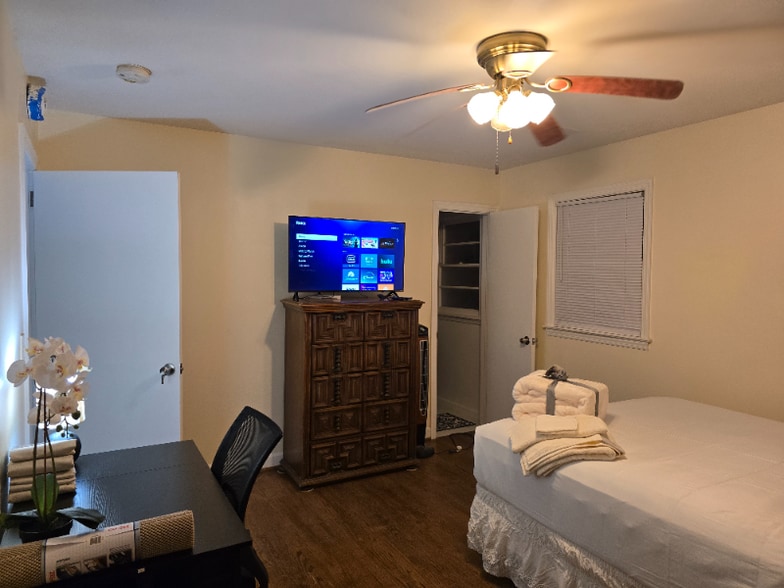 Building Photo - 3240 Whitehall Rd