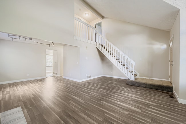 Building Photo - Beautiful 3-Bedroom Home with Open Floor P...