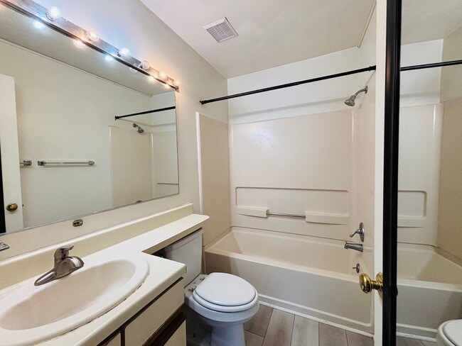 Building Photo - 403 Berryfield Ln