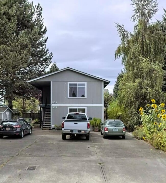 Building Photo - 337 NW Bailey Ave