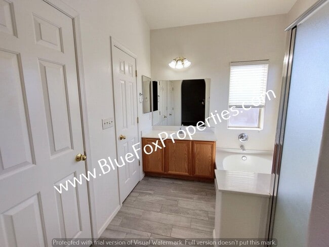 Building Photo - 5781 W Cortaro Crossing Dr