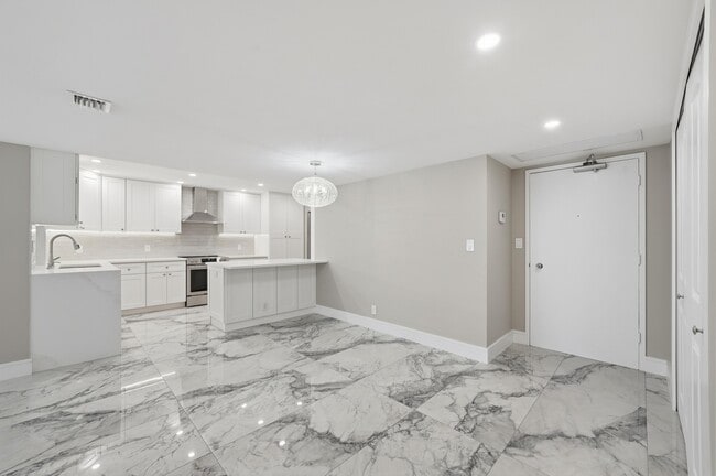 Building Photo - 3550 Galt Ocean Dr