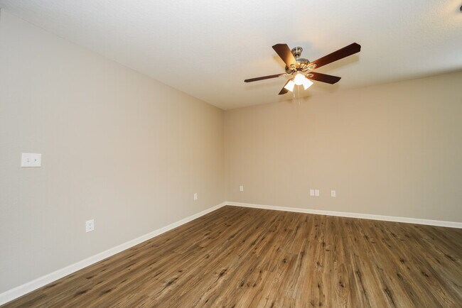 Building Photo - 2126 Tyson Lake Dr