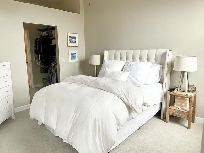 Building Photo - 15 S Throop St