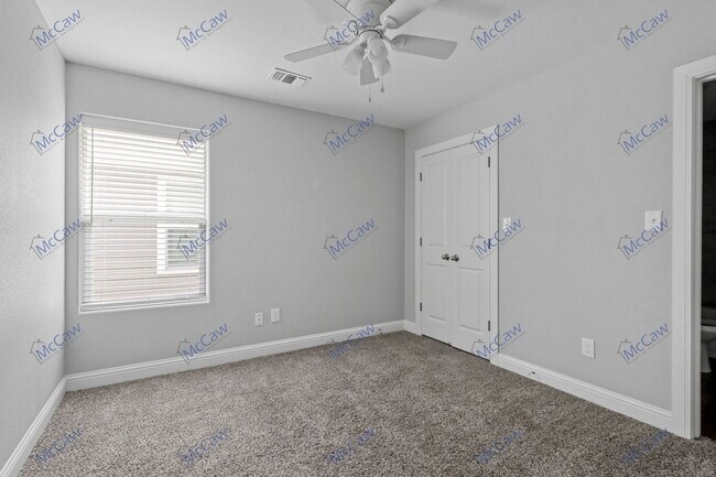 Building Photo - 806 N Broughton St