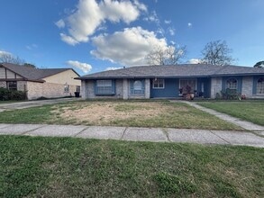 Building Photo - 2402 Autumn Springs Ln