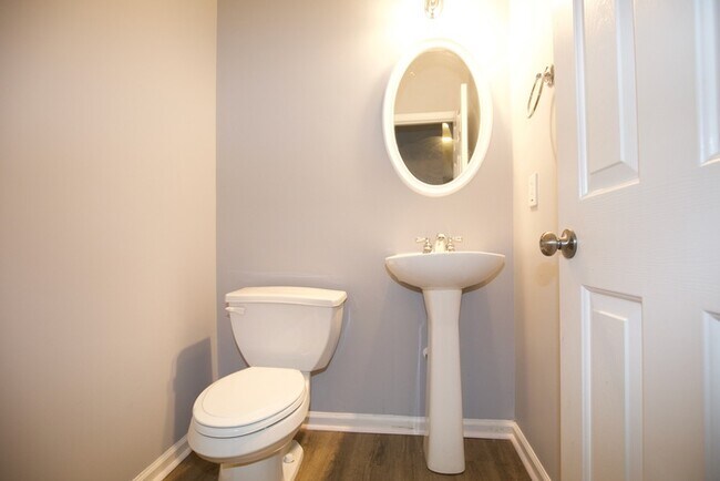 Building Photo - 7897 The Lakes Point