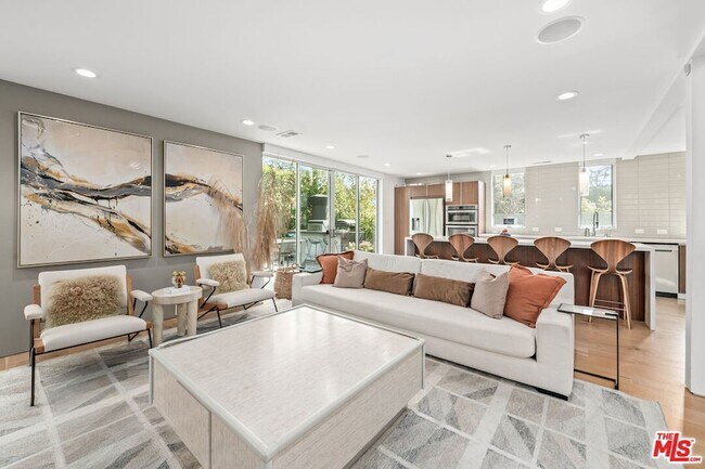 Building Photo - 2736 Armacost Ave