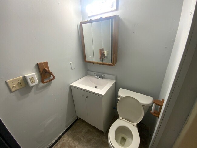 Building Photo - 1420-E Cleveland-