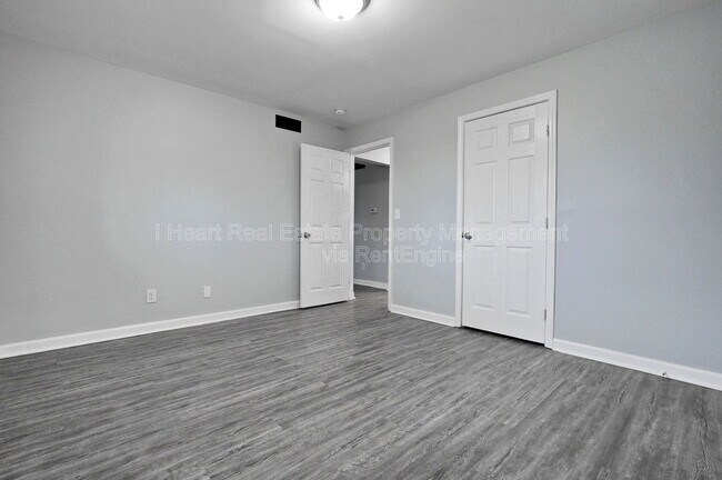 Building Photo - 268 Powell Cir