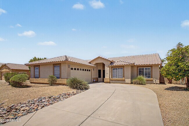 Building Photo - 930 E Harwell Rd