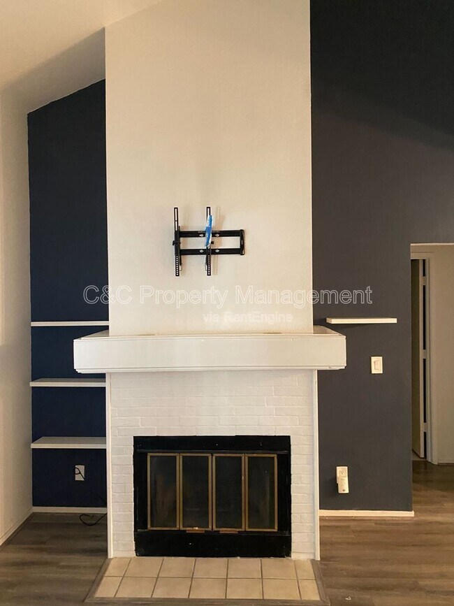 Building Photo - 2401 Eilers Ln