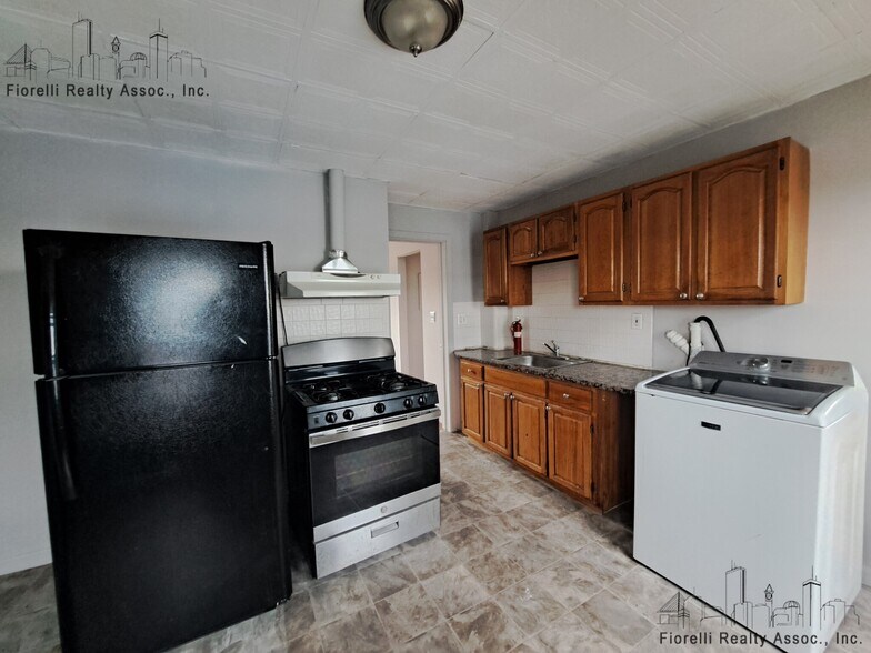 Building Photo - 50 Clark St