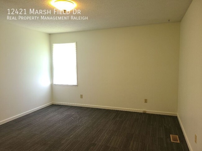 Building Photo - 12421 Marsh Field Dr