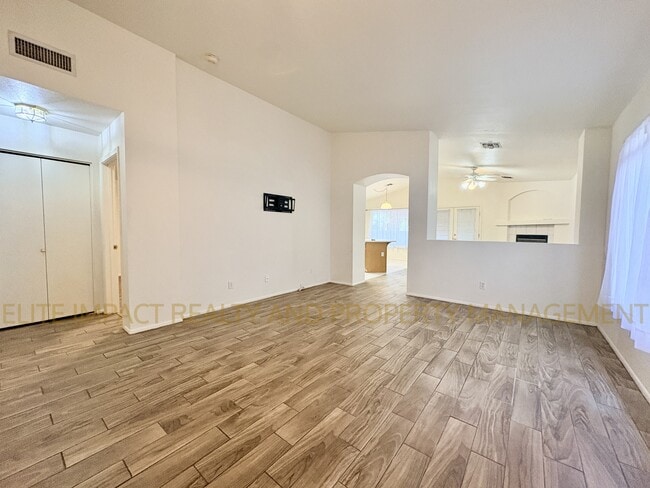 Building Photo - 9073 E Muleshoe St