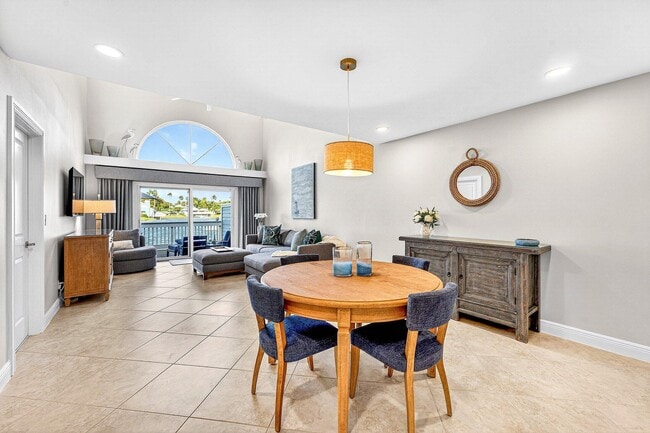 Building Photo - 812 Ocean Dunes Cir