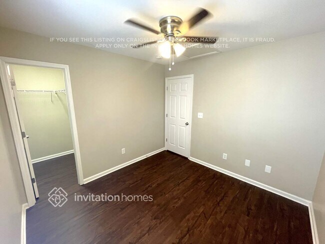 Building Photo - 2116 Clear Brook Dr