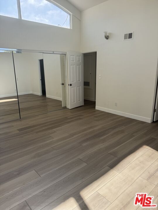 Building Photo - 4775 La Villa Marina