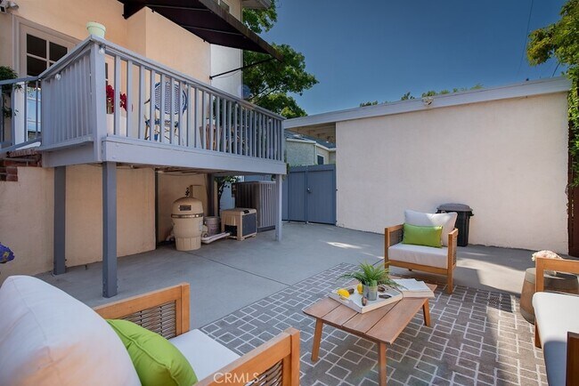 Building Photo - 13383 Contour Dr