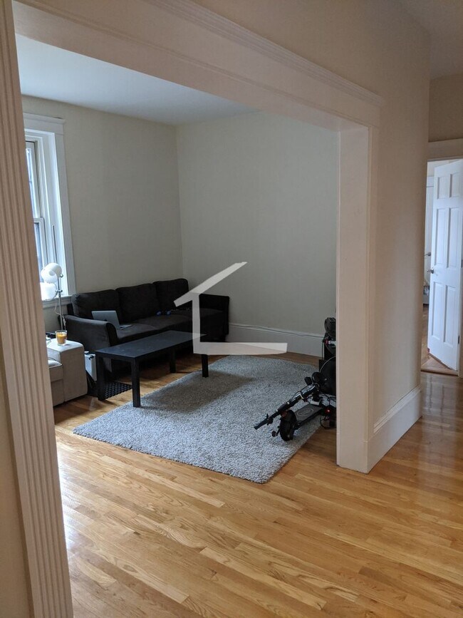 Building Photo - Nice 2 bed with office