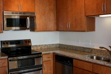 Building Photo - 3345 Stratford Rd NE