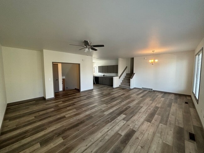 Building Photo - Remodeled Midtown Apartment (APP#244)