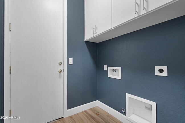 Building Photo - 36590 W Barcelona Ln