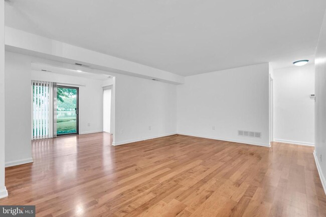 Building Photo - 135A Birchfield Ct