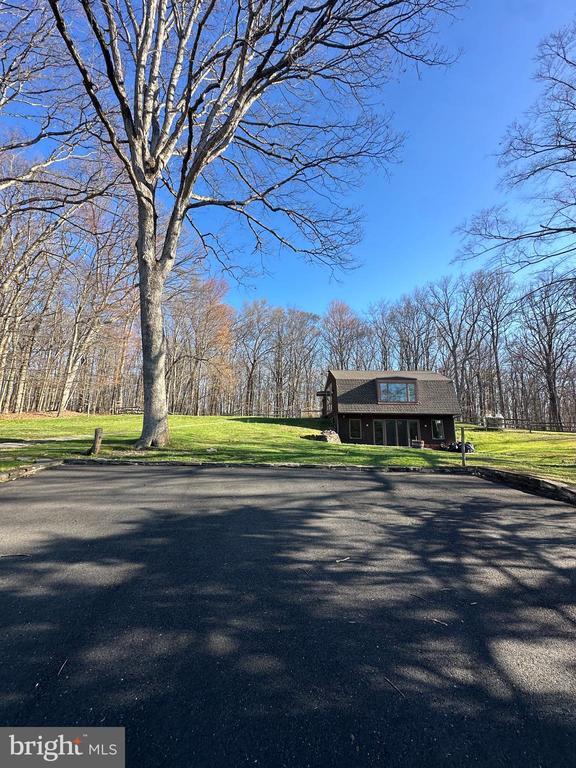 Building Photo - 5995 Lower York Rd