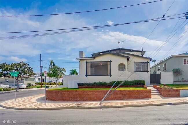 Building Photo - 3 br, 2 bath House - 2706 Portobello Dr