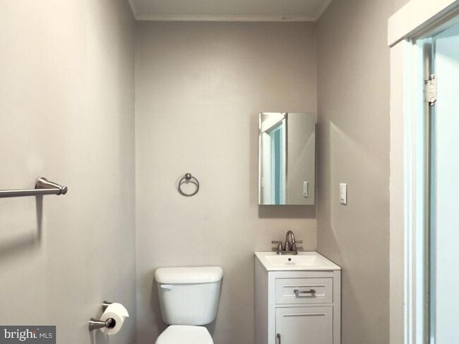 Building Photo - 122 Houston Ave