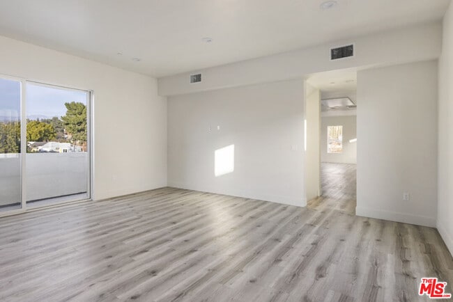 Building Photo - 3210 Verdugo Rd