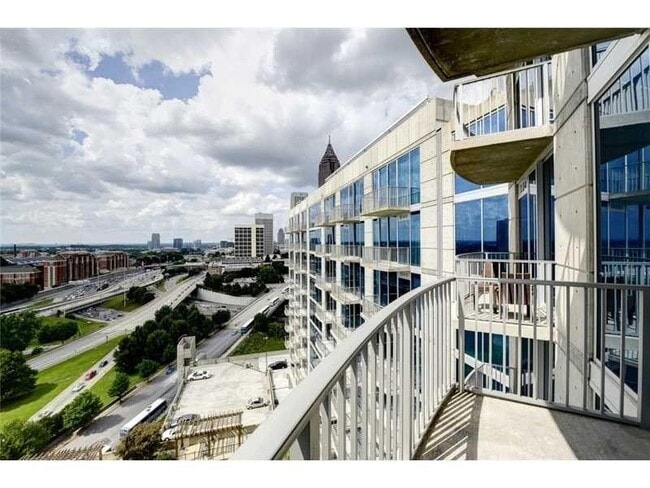 Building Photo - 400 W Peachtree St NW