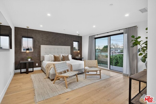 Building Photo - 9036 W 24th St