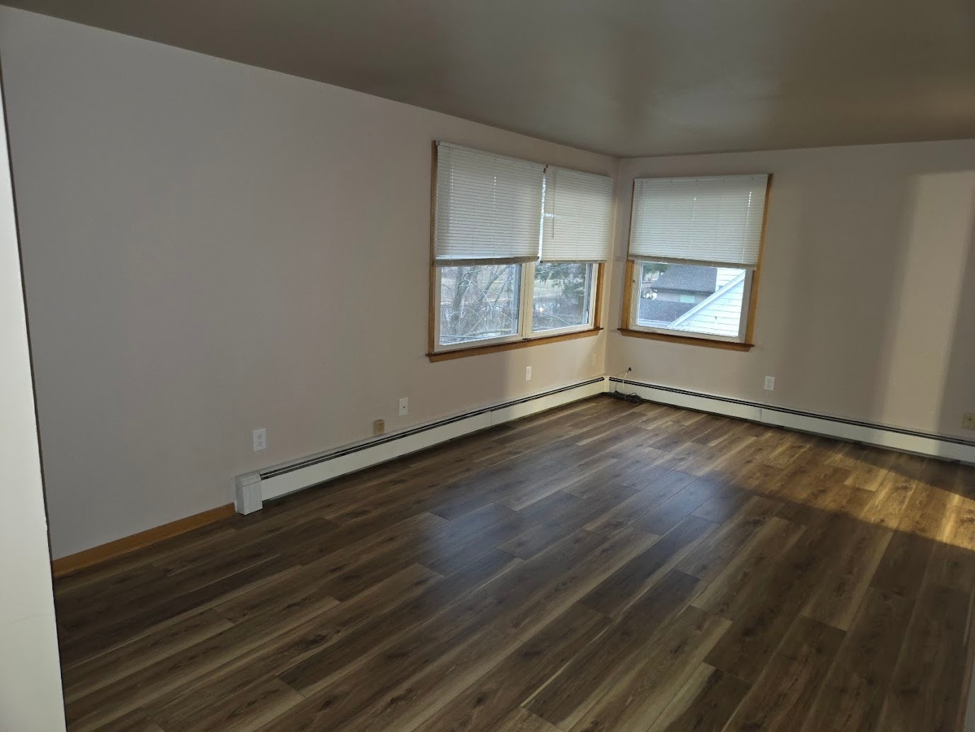 Living room - 401 Main St