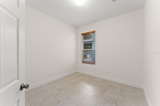 Building Photo - 8838 Abbotsbury Dr