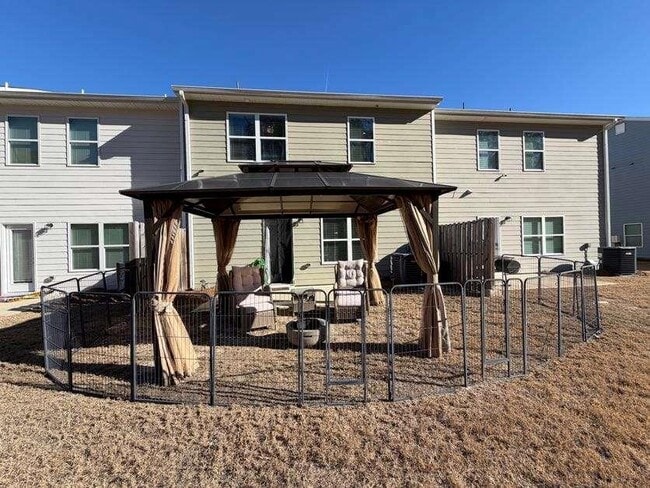 Building Photo - 7565 Knoll Hollow Rd