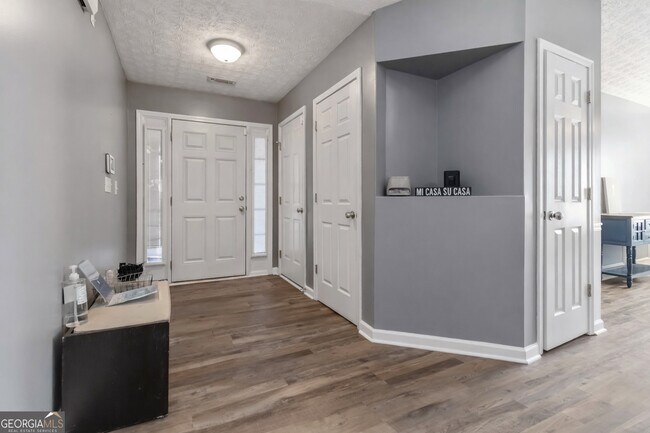 Building Photo - 1108 The by Way