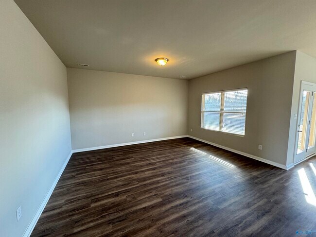 Building Photo - 30000 Abbeywood Ln