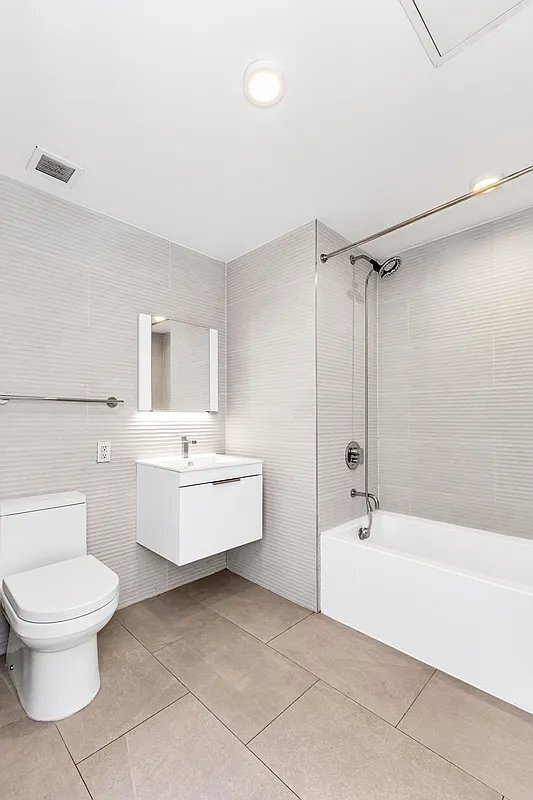 Building Photo - 531 W 159th St