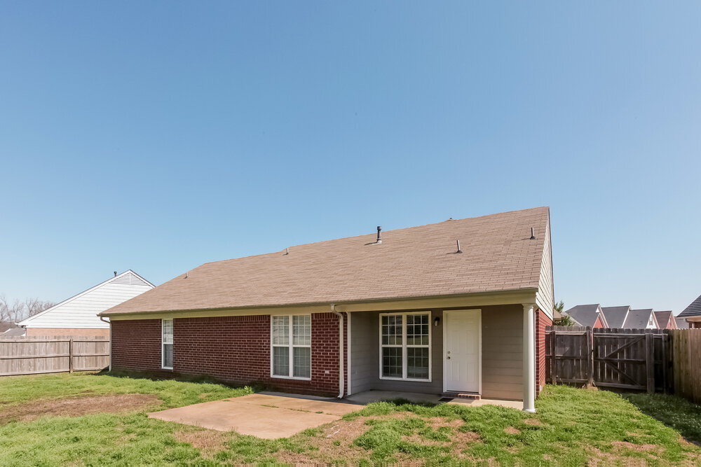 Building Photo - 8035 Park Pike