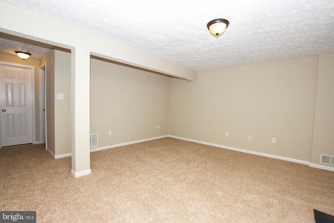 Building Photo - 2269 Lea Ct
