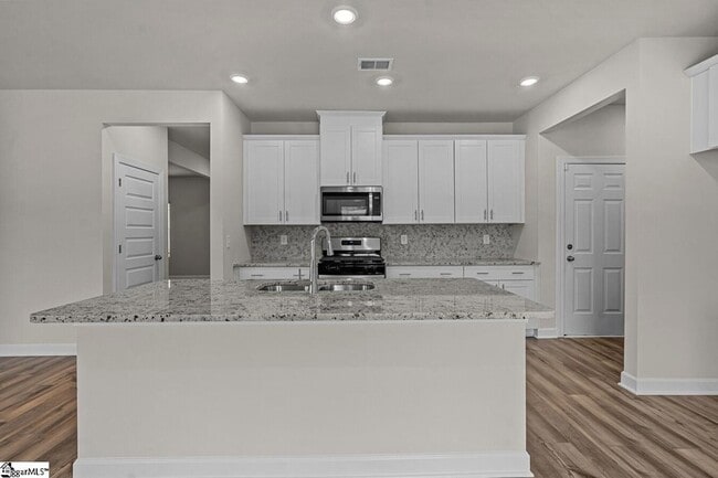 Building Photo - 403 Redear Rd