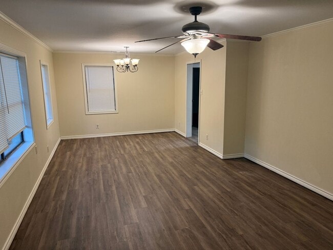 Building Photo - 2/1 plus an office