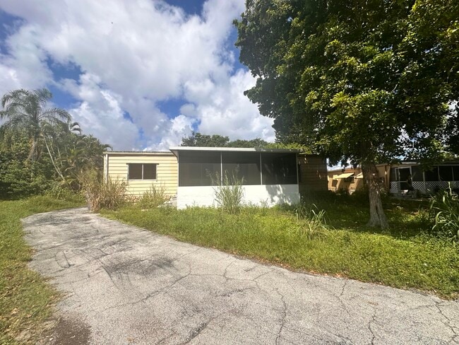 Primary Photo - 11898 Cove Pl