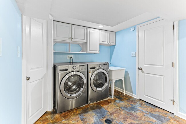 Building Photo - 39890 Edmundton St