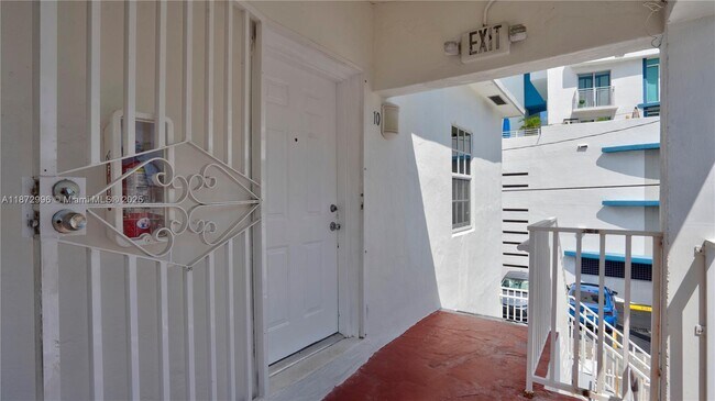 Building Photo - 7611 Harding Ave
