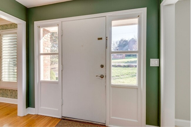 Building Photo - Spacious Green Hills Retreat | 3–4BR, 3BA | Deck, Hot Tub, & Prime Location