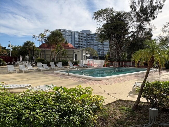 Building Photo - 1200 NE Miami Gardens Dr